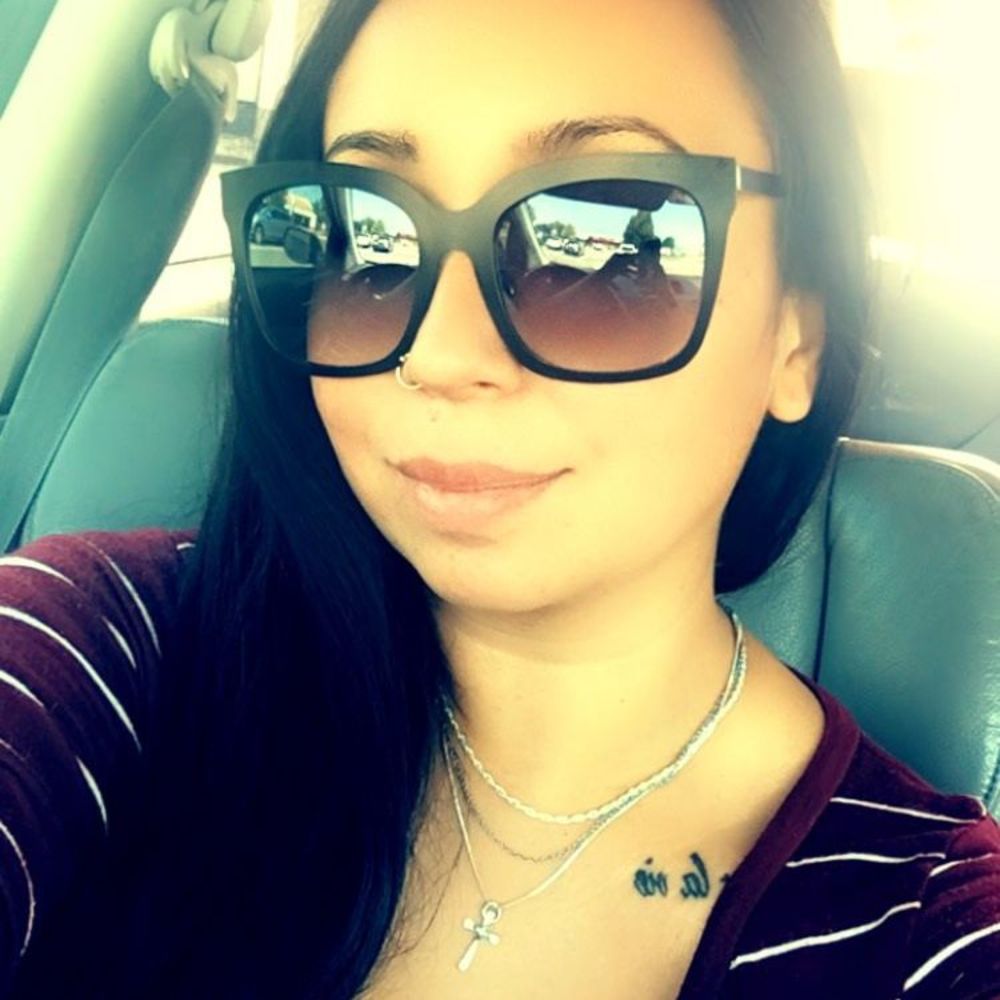 Meet your Posher, Danielle